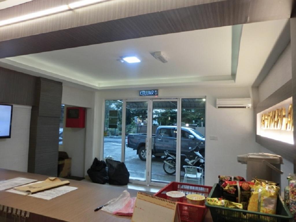 The Garden Inn Miri Exterior foto